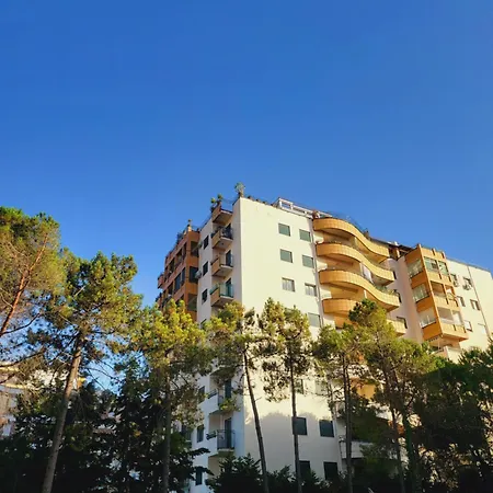 Ejstel * Durrës