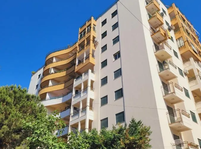 Ejstel * Durrës